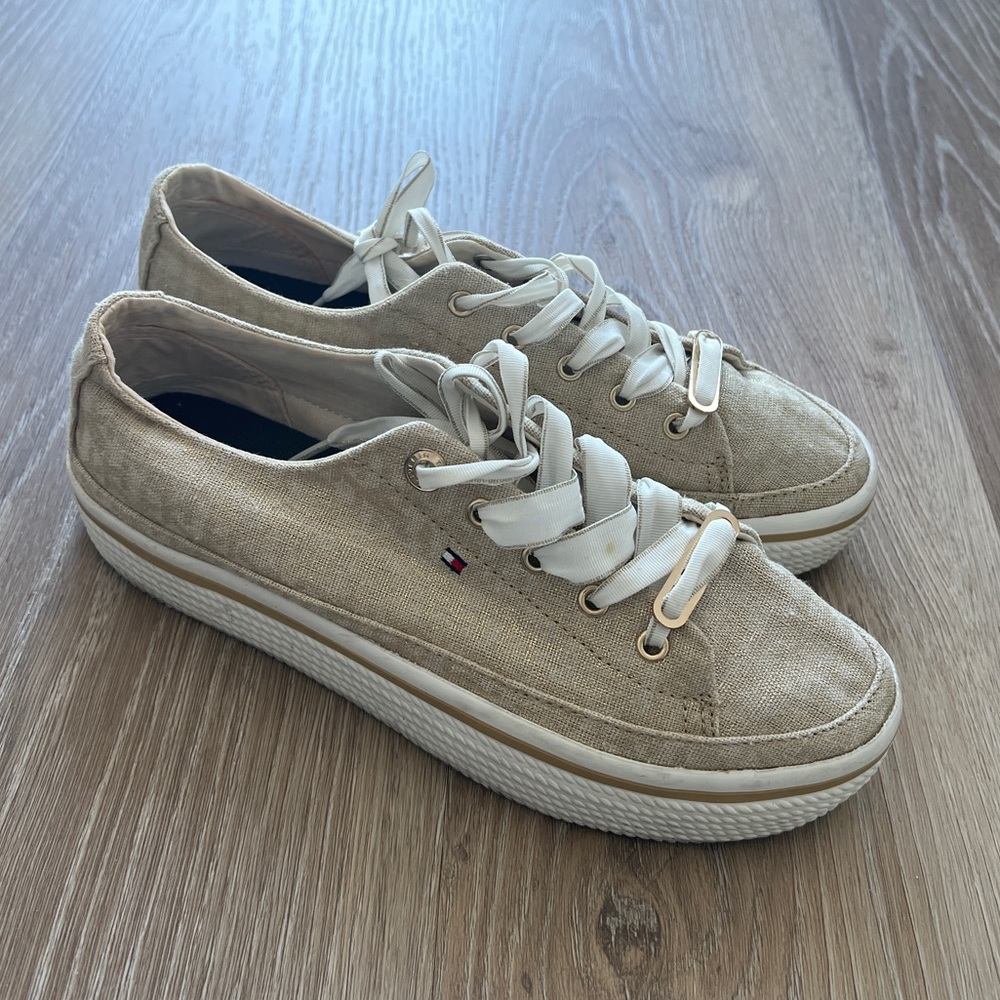 Tommy Hilfiger Sneakers (9)